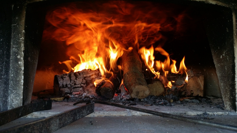 pizzeria-COLLOBRIERES-min_wood-fired-oven-1960099